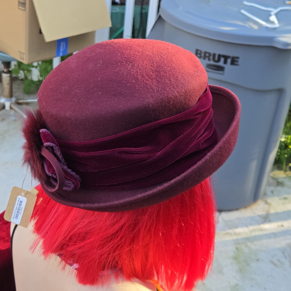 Galliano Sorbatti Burgundy Wool Cloche Hat w/ Velvet Trim – Made in Italy